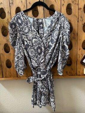 Amanda Uprichard size Small Snakeskin Pattern shorts romper with tie waist
